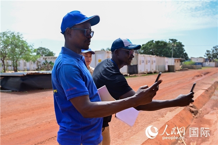 圖6 檢查組拍攝優(yōu)秀做法。謝坤攝