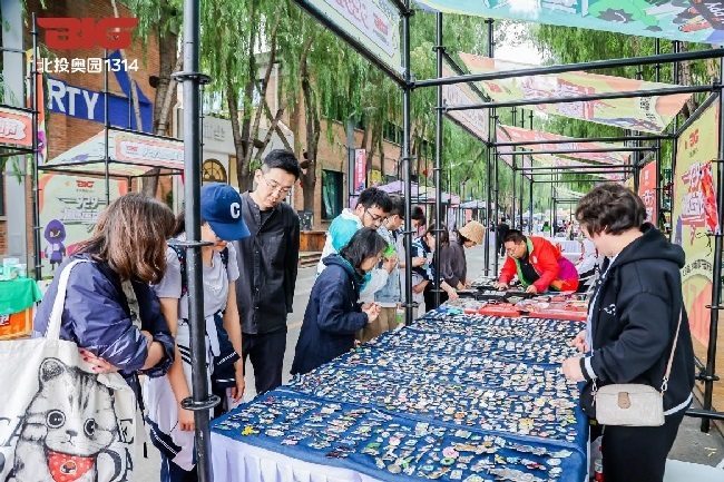 “潮燃運(yùn)動(dòng)節(jié)”吸引了大量民眾參與。主辦方供圖