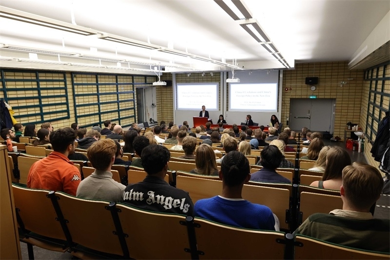 中國駐瑞典大使崔愛民訪問烏普薩拉大學(xué)并發(fā)表演講。中國駐瑞典大使館供圖