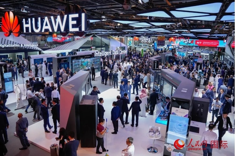 華為展臺(tái)。人民網(wǎng) 塔里克·易卜拉欣攝