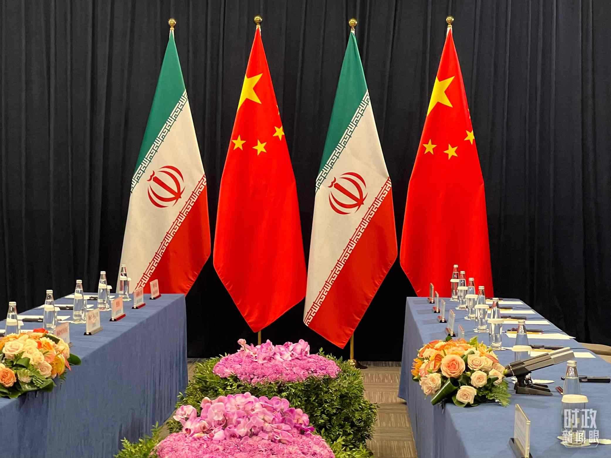 △ 中伊領導人會見開始前的現(xiàn)場。（總臺央視記者楊新禹拍攝）