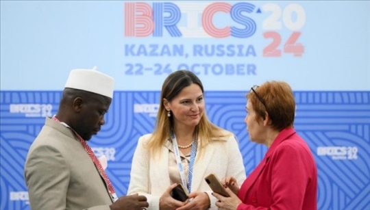 金磚國家領(lǐng)導(dǎo)人第十六次會晤期間，新聞記者在國際新聞中心工作