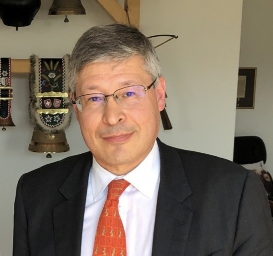 瑞士日內(nèi)瓦伯爾尼大區(qū)經(jīng)濟(jì)發(fā)展署前署長、經(jīng)濟(jì)學(xué)家 菲利普·莫尼耶