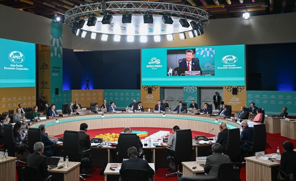 當?shù)貢r間11月16日上午，亞太經(jīng)合組織第三十一次領導人非正式會議在秘魯利馬會議中心舉行。國家主席習近平出席會議并發(fā)表題為《共擔時代責任 共促亞太發(fā)展》的重要講話。新華社記者 謝環(huán)馳 攝