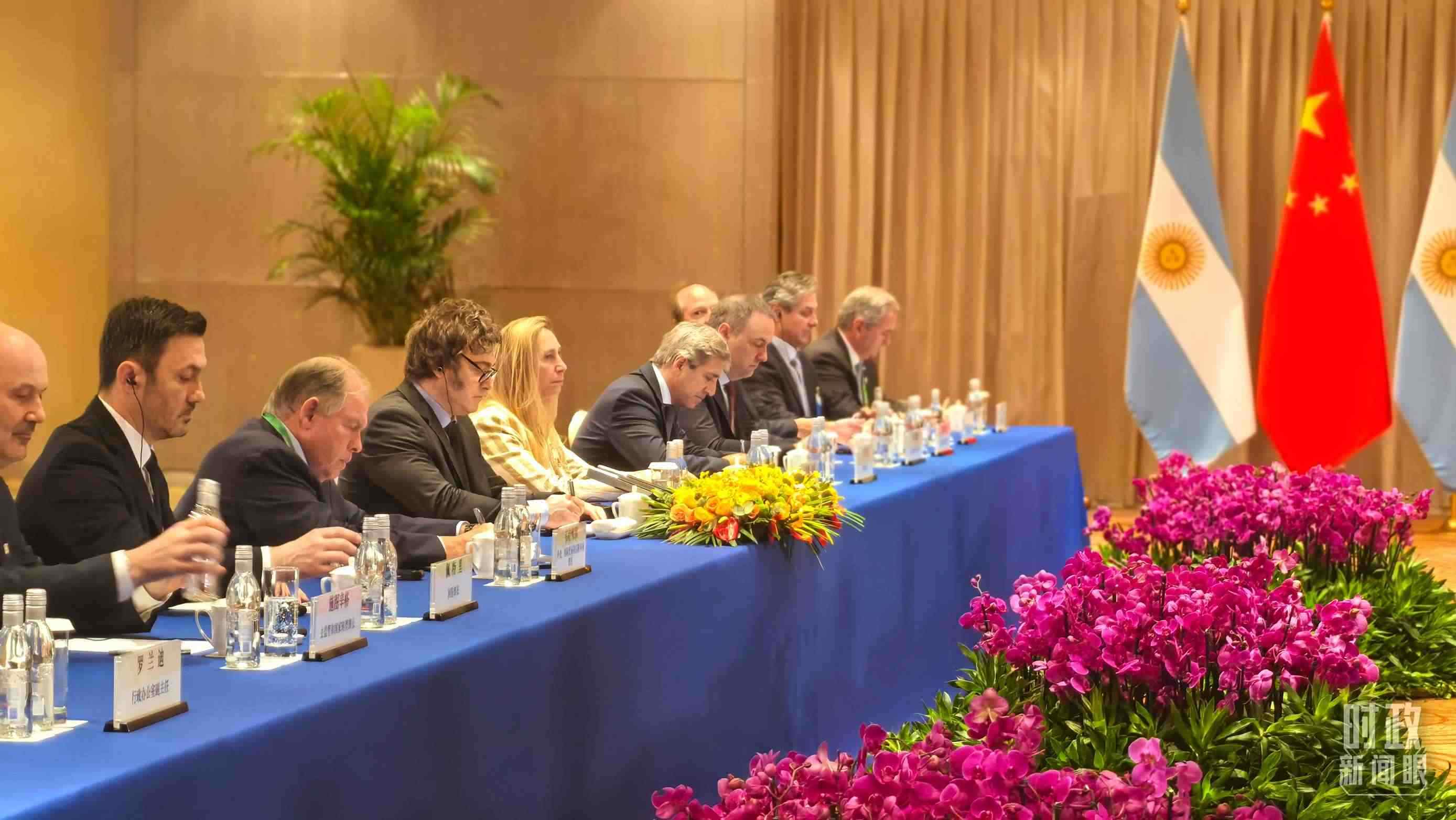 習主席會見阿根廷總統(tǒng)米萊現場。（總臺央廣記者潘毅拍攝）