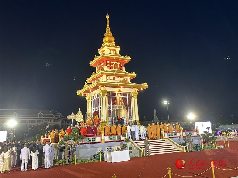 北京靈光寺佛牙舍利抵達王家田廣場安奉。人民網(wǎng)記者孫廣勇攝