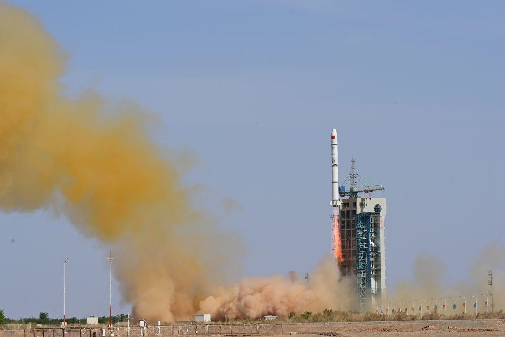 △2023年5月21日16時，我國在酒泉衛(wèi)星發(fā)射中心采用長征二號丙運載火箭，成功發(fā)射首顆內(nèi)地與澳門合作研制的空間科學衛(wèi)星“澳門科學一號”。