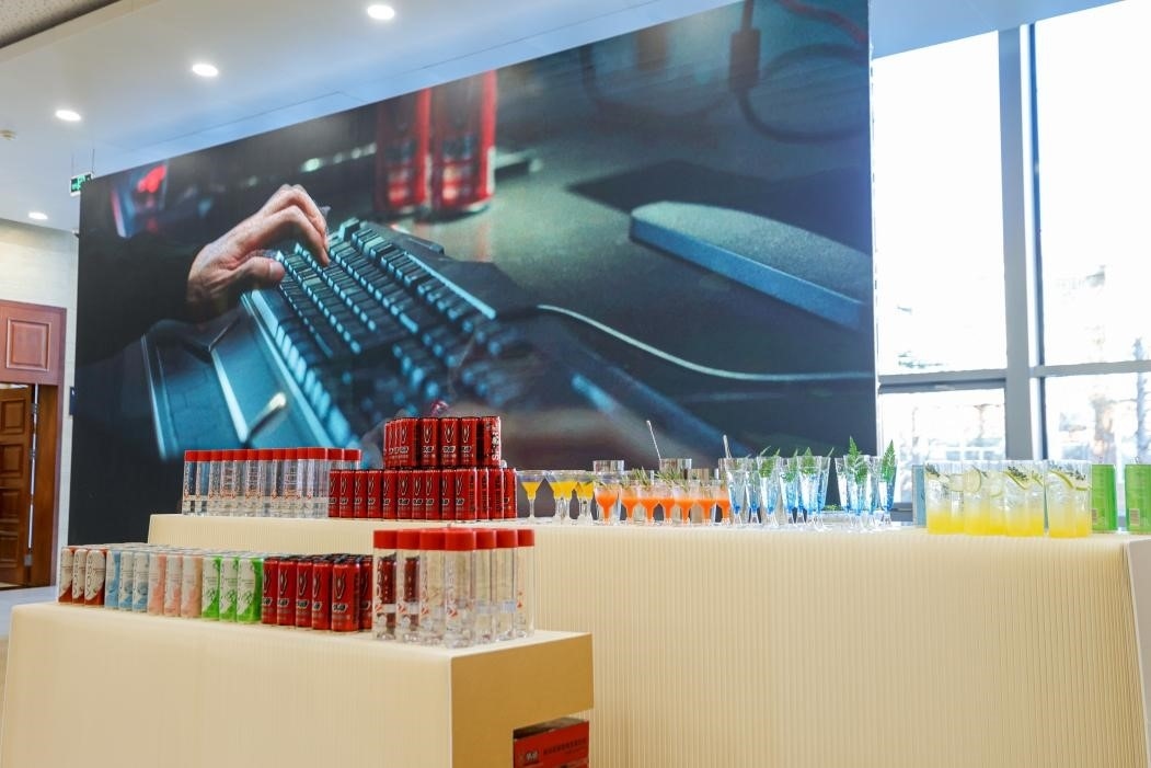 展區(qū)里的特調(diào)飲品區(qū)域。王佳雨攝