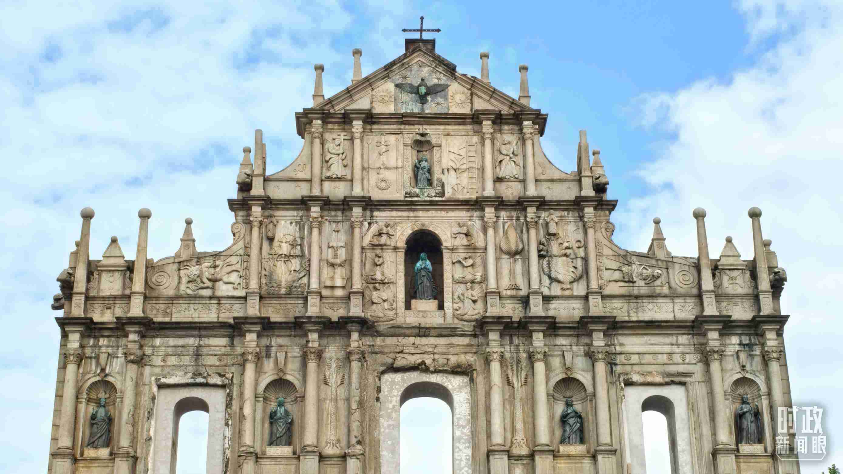 △澳門大三巴牌坊。（總臺央視記者張垚拍攝）