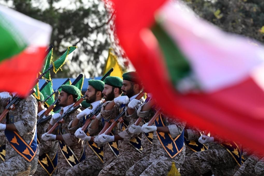 2024年9月21日，伊朗軍人在首都德黑蘭參加閱兵式。新華社記者沙達(dá)提攝