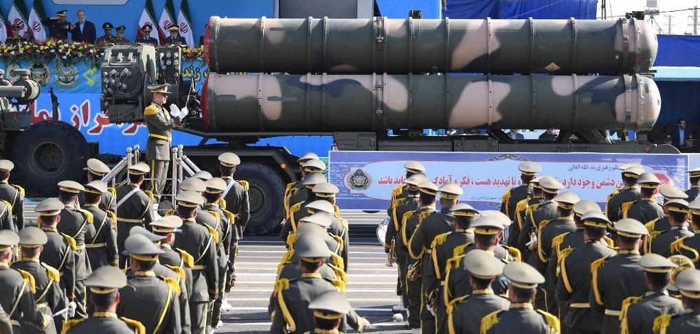 這是2024年9月21日在伊朗首都德黑蘭拍攝的閱兵式現(xiàn)場。新華社記者沙達(dá)提攝