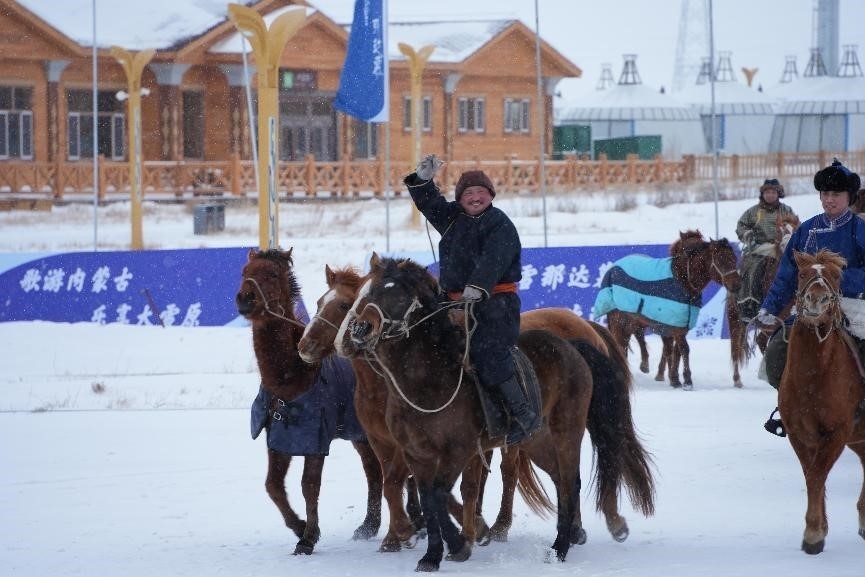 呼倫貝爾冰雪那達慕。人民網(wǎng)記者 趙夢月攝
