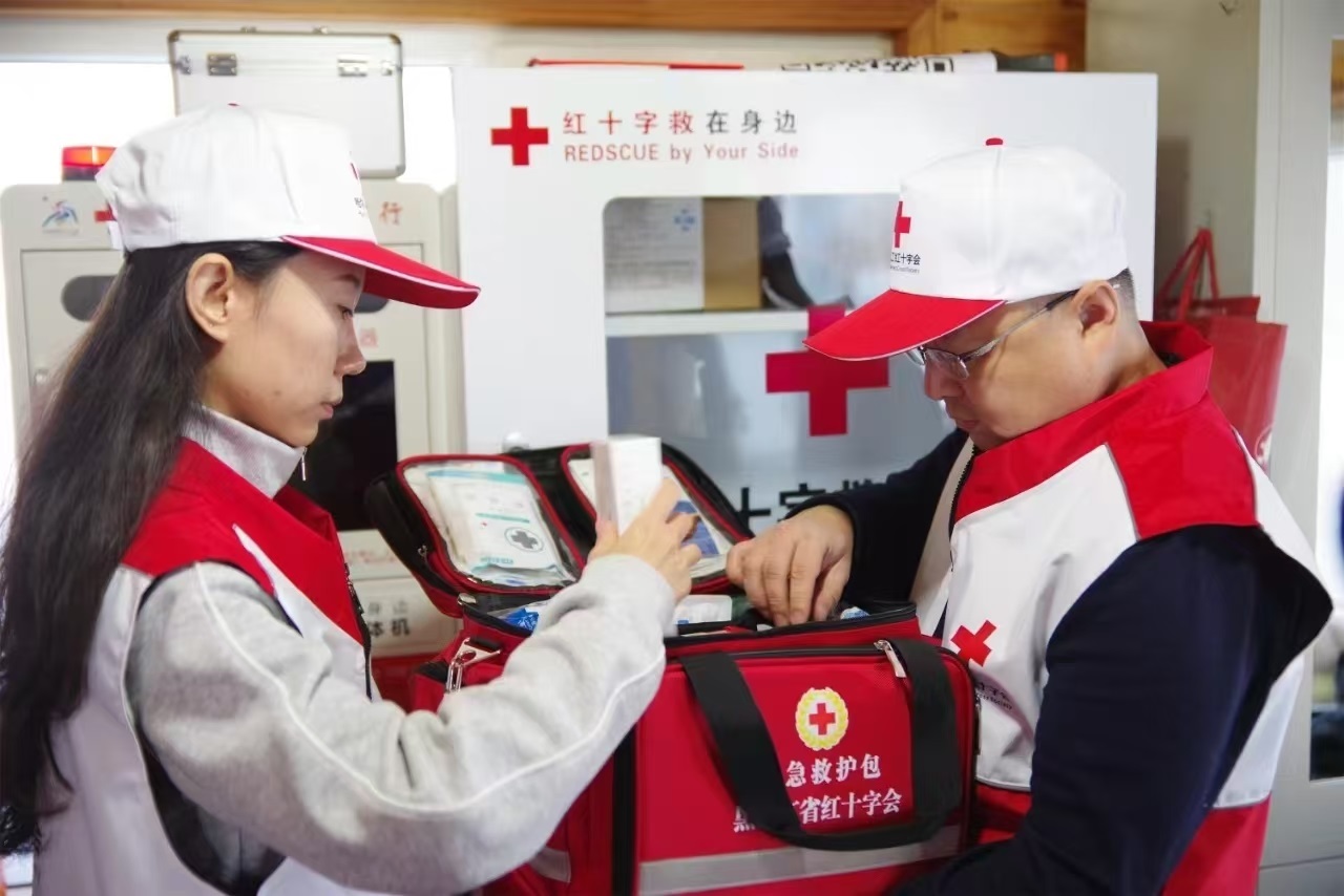 應(yīng)急救援志愿者培訓(xùn)現(xiàn)場(chǎng)。 中國(guó)紅十字會(huì)總會(huì)供圖