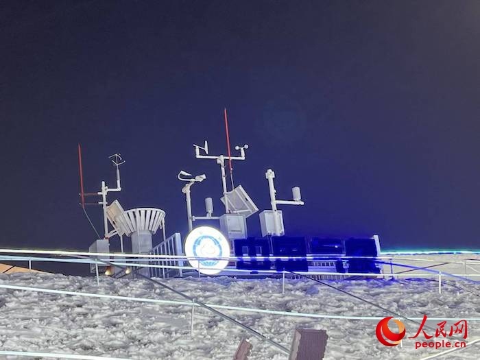 園區(qū)內(nèi)九要素自動(dòng)氣象觀測(cè)站。人民網(wǎng) 高清揚(yáng)攝