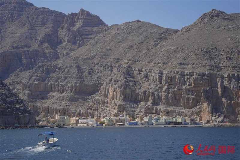 遠(yuǎn)眺庫姆扎爾村。人民網(wǎng) 塔里克·易卜拉欣攝