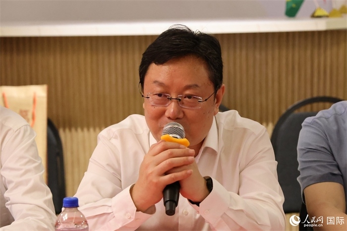 山東省濰坊市副市長狄波在座談會上致辭。人民網(wǎng)記者 陳海琪攝