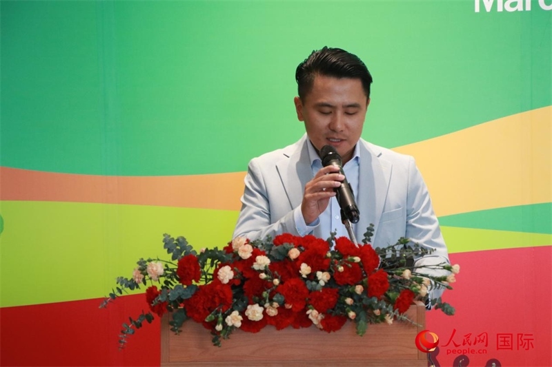 泰國(guó)華人青年商會(huì)會(huì)長(zhǎng)刁刻佳發(fā)表講話。朱瀟逸攝