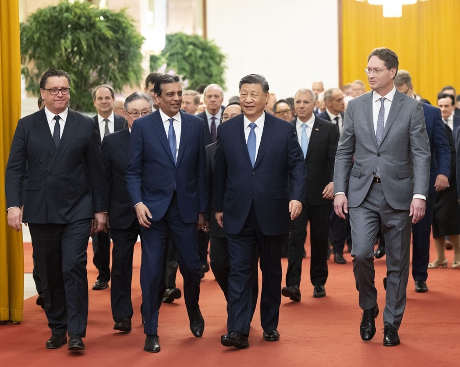 △3月28日上午，國(guó)家主席習(xí)近平在北京人民大會(huì)堂會(huì)見(jiàn)國(guó)際工商界代表。