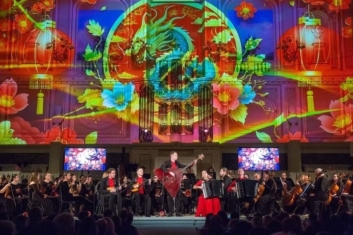 2025年2月6日，俄羅斯音樂家在圣彼得堡舉行的中俄新春音樂會上表演。新華社發(fā)（莫京娜 攝）