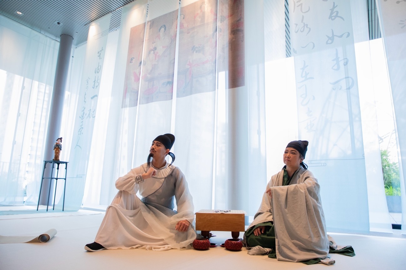 白居易與茶仙盧仝。中國駐大阪旅游辦事處供圖