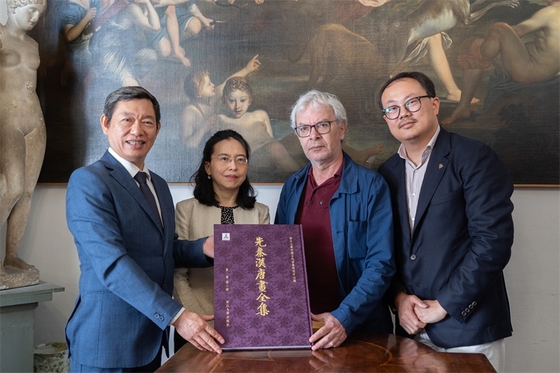 圖片說明：捐贈(zèng)儀式現(xiàn)場。 張錫琪攝