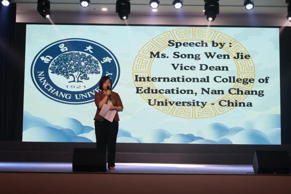 宋文杰致辭。哈山努丁大學(xué)孔子學(xué)院供圖